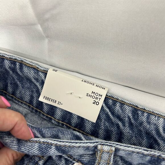 FOREVER 21 Women's High Rise Denim Shorts Distressed Frayed Hem Size 20 NWT - Picture 4 of 12